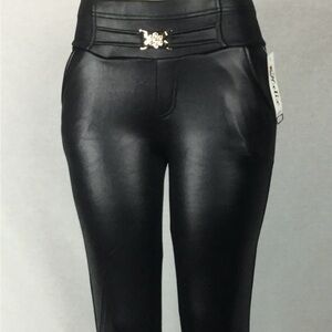 Sleek Black Stretchy Leather Looking Women's Pants in One Size with Four Pockets